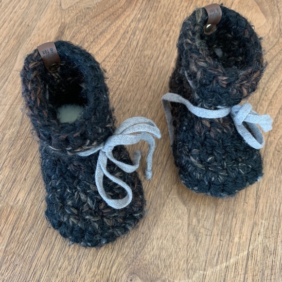 Emma Fox Baby Booties – Infant (Size 3–6M) - Picture 3 of 6